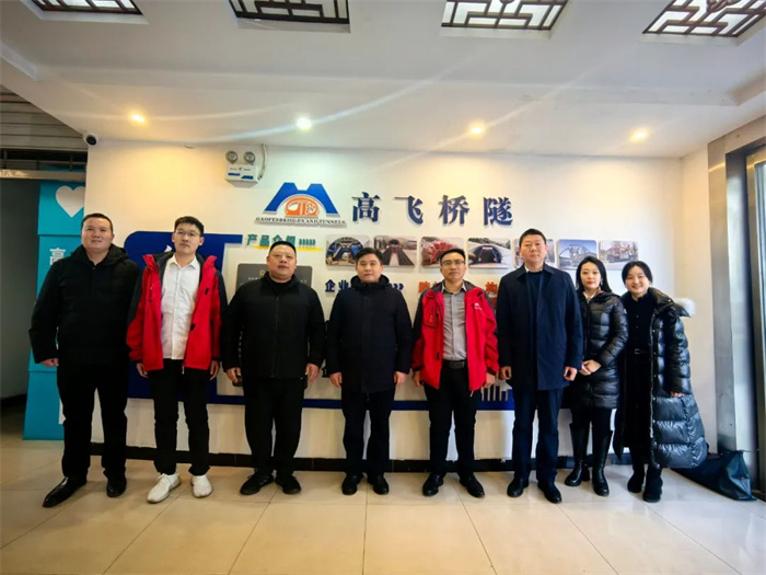 熱烈歡迎國資委物資流通國際合作事務(wù)中心書記、主任王校武一行蒞臨公司走訪調(diào)研